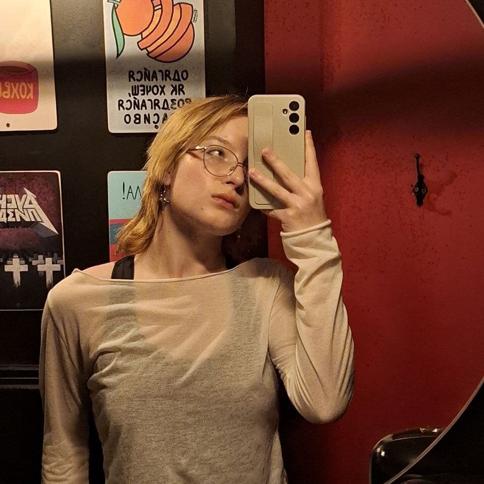 Pixie_Peachh Chatroom