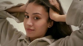 Playful_Lia