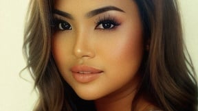 Playfull_Shemale_Savanna