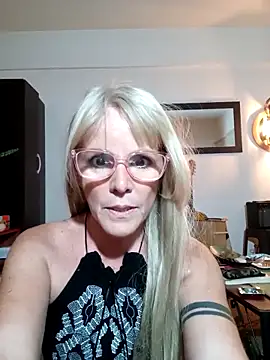 Polly23 Chatroom