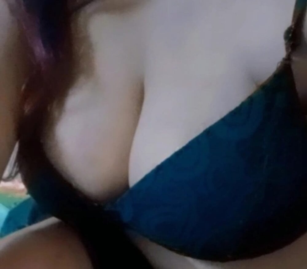 Priya_Jaishwal99 Chatroom