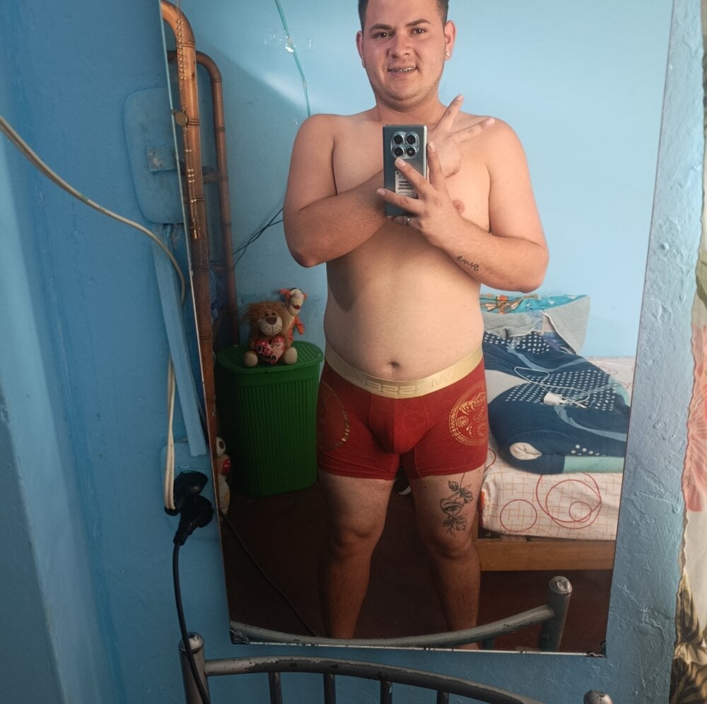 ProfiledSnorting Chatroom