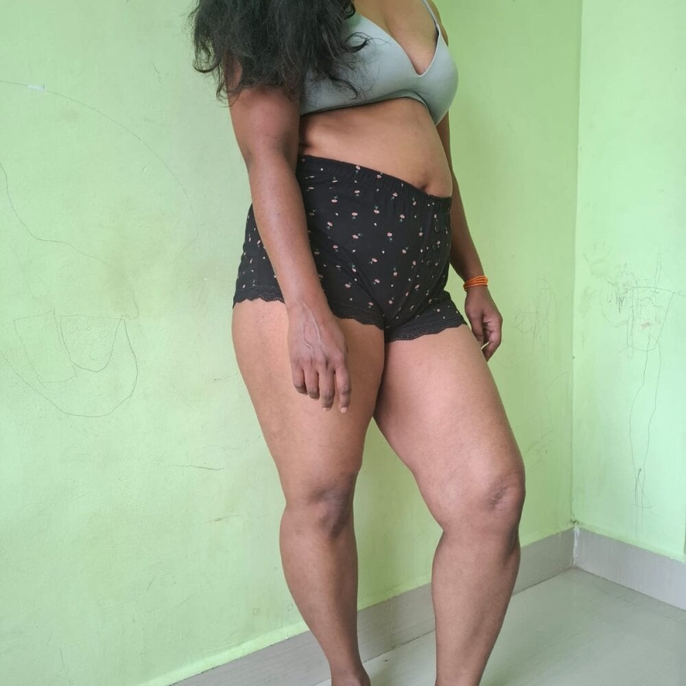 Queen_Kushi4 Chatroom