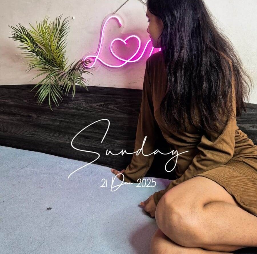 Radhika_Streem Chatroom