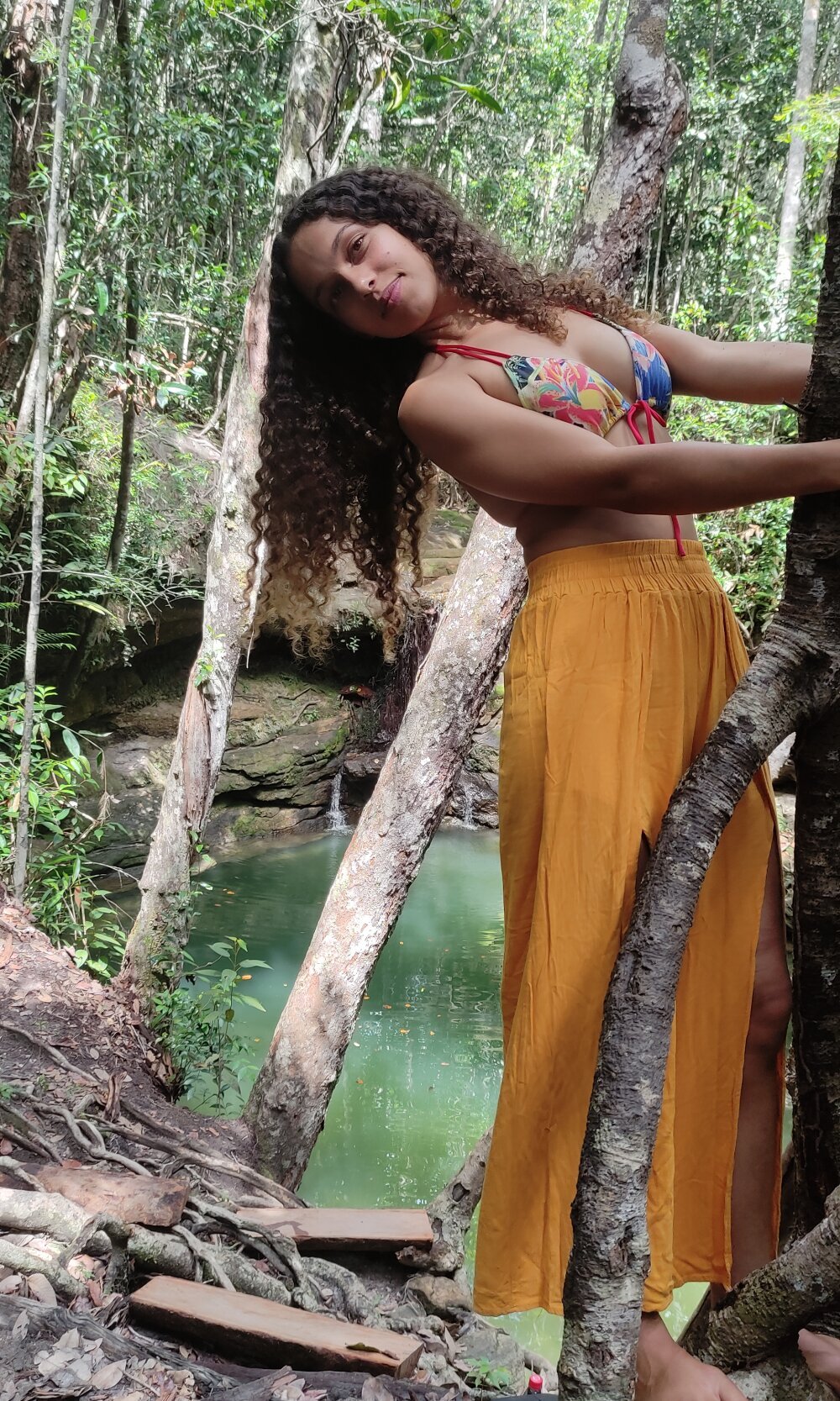 Rati_Curly Chatroom