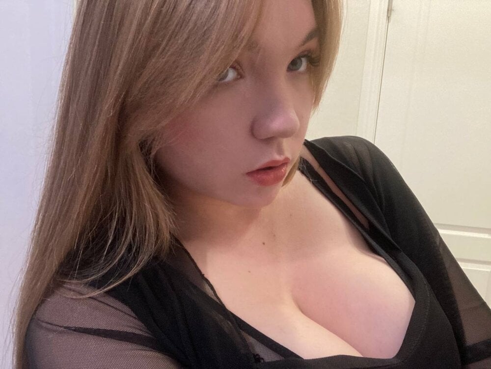 RebeccaEglitis Chatroom