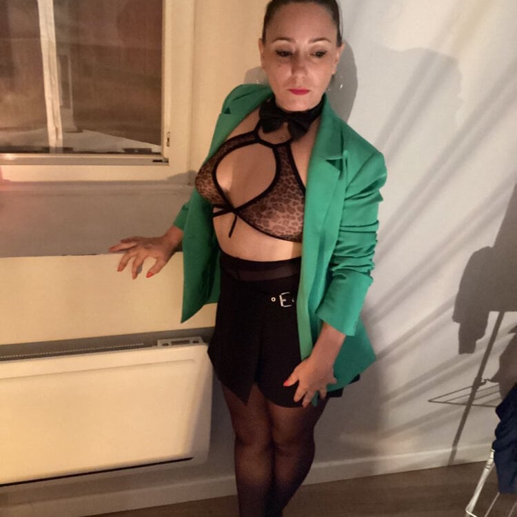 Reine_du_Vice84 Chatroom