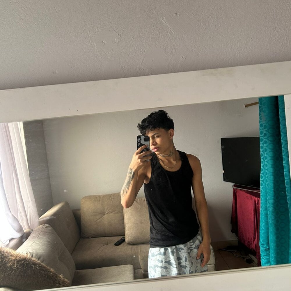 Renzo_Dogan Chatroom