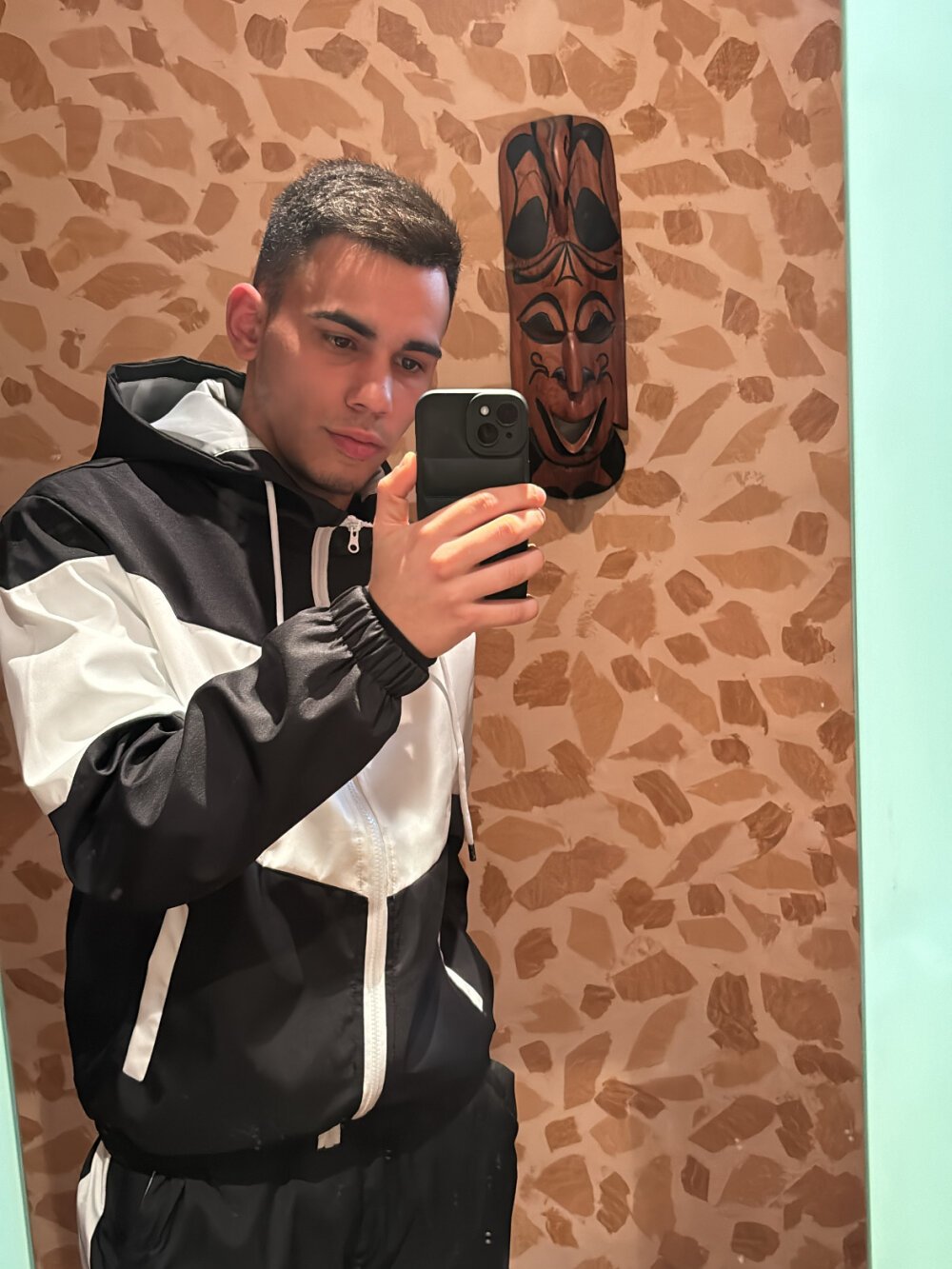 Romanalegre Chatroom