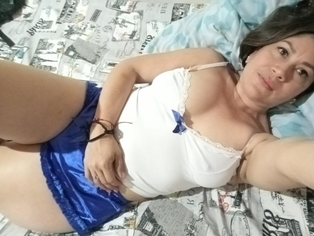RosaliaCutte Chatroom
