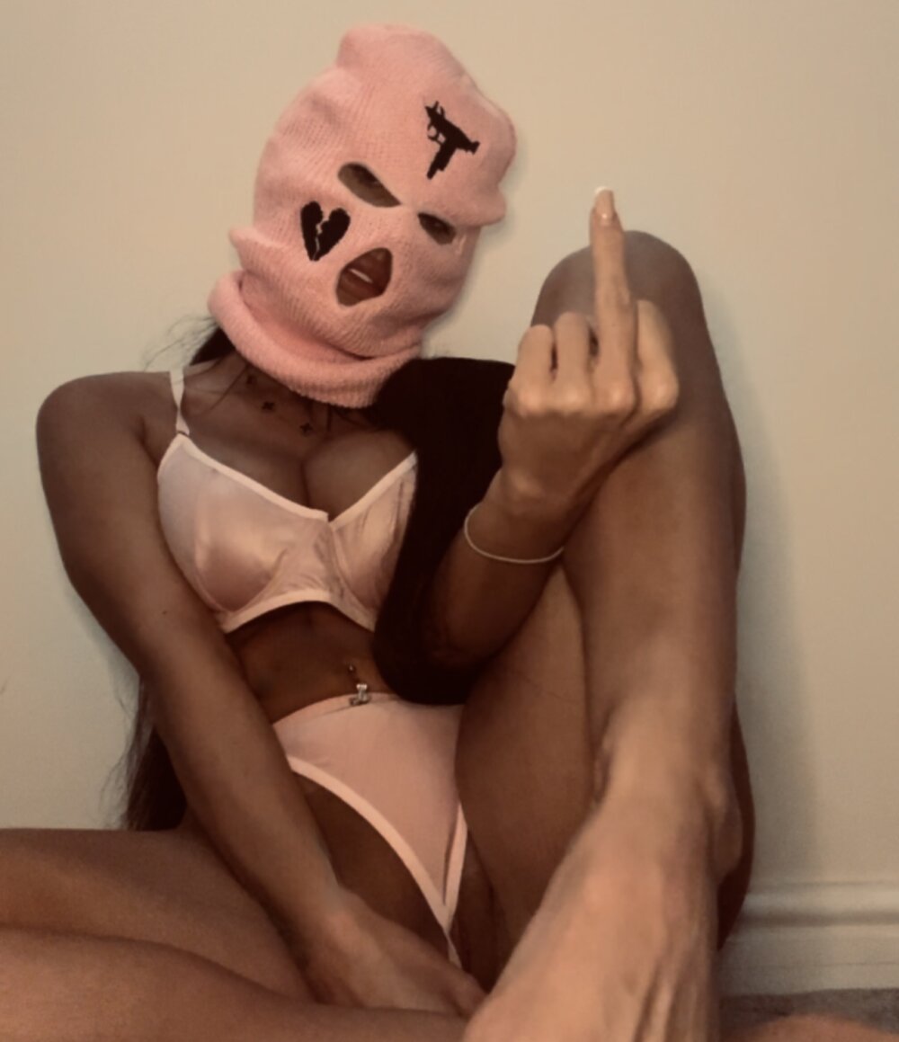 SECRETSLUT-UK Chatroom
