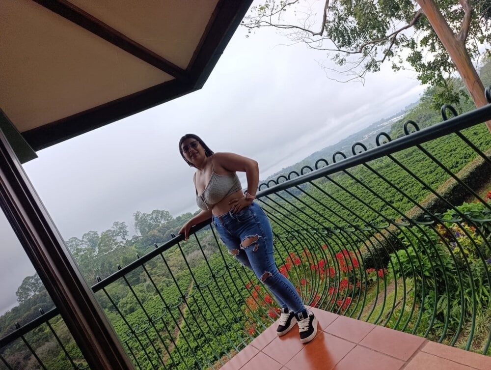 Samantha_m395 Chatroom