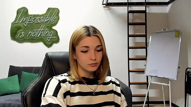 Sandy_Belle Chatroom
