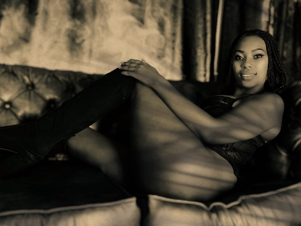 Sara_Marks Chatroom