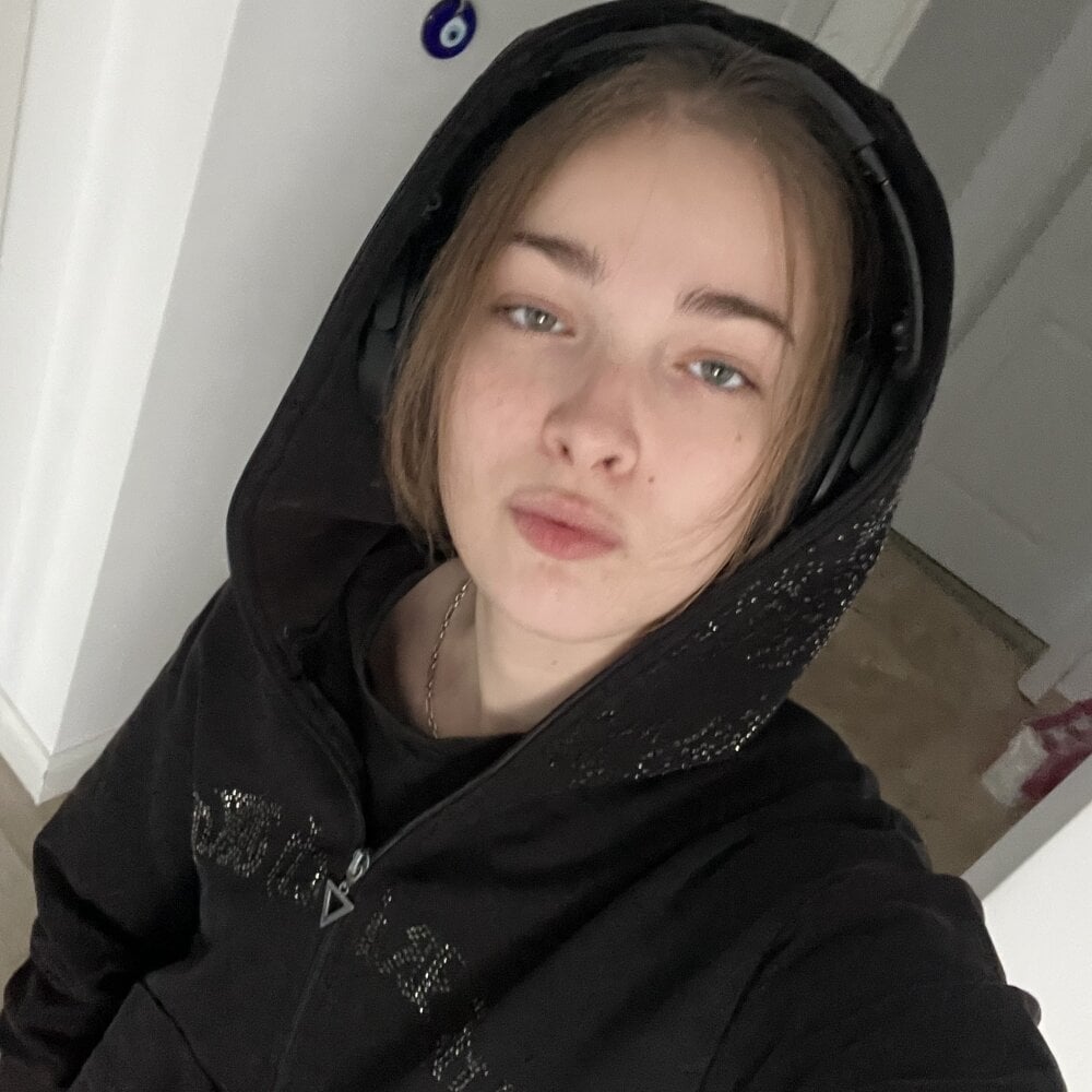 ScarletSnows Chatroom