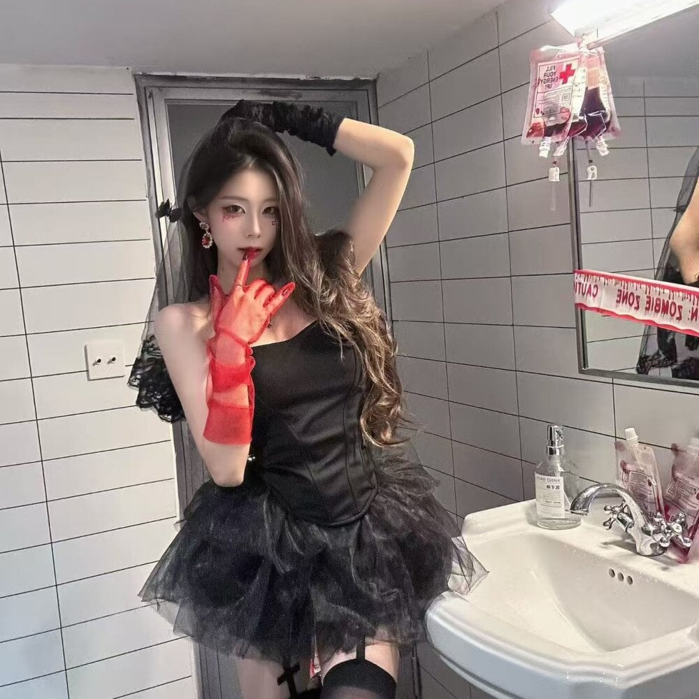 Scarlett-888 Chatroom