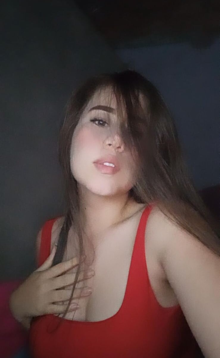 Scarlett_Noire_outdoors Chatroom