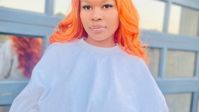 Seductive_Yellow_Titties