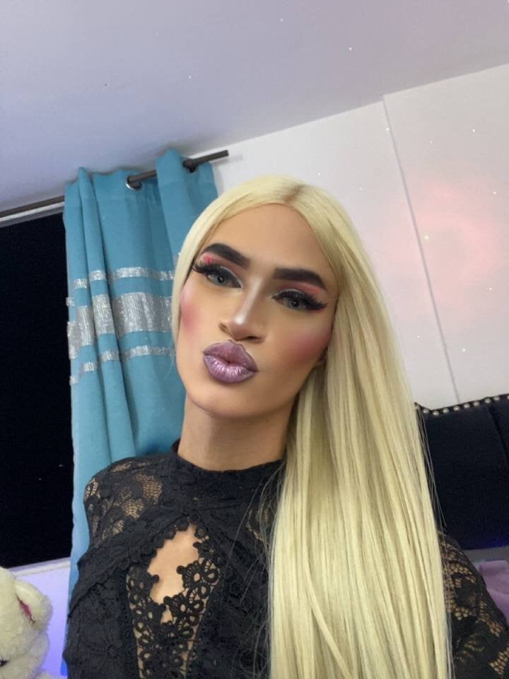 SelllSucKbIgTS Chatroom