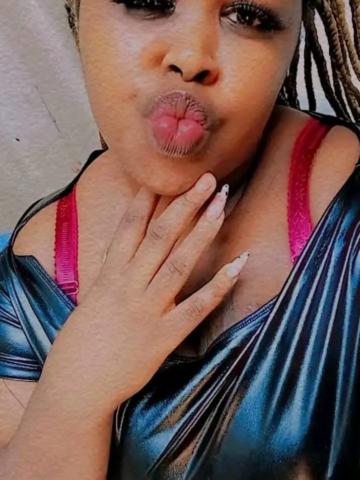 SexyLadyBoobsxx05 Chatroom