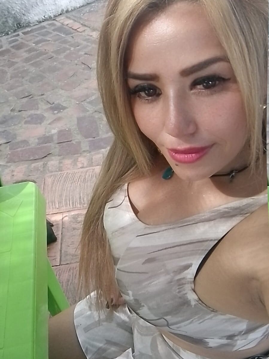 Sexy_Barbie_Mature Chatroom