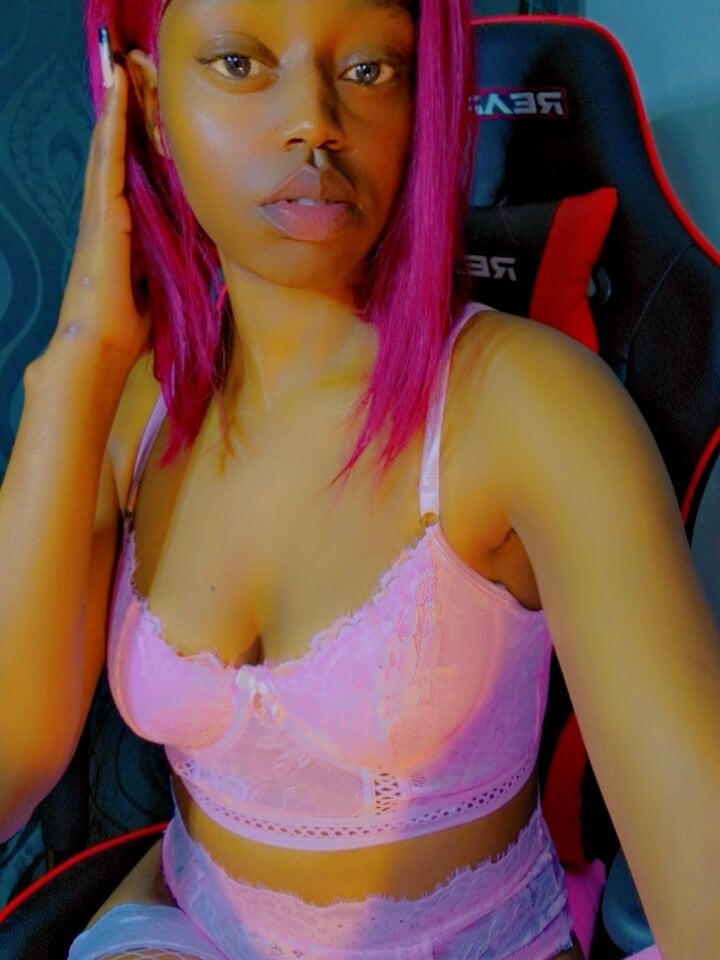 Sexynaughty_Girl Chatroom