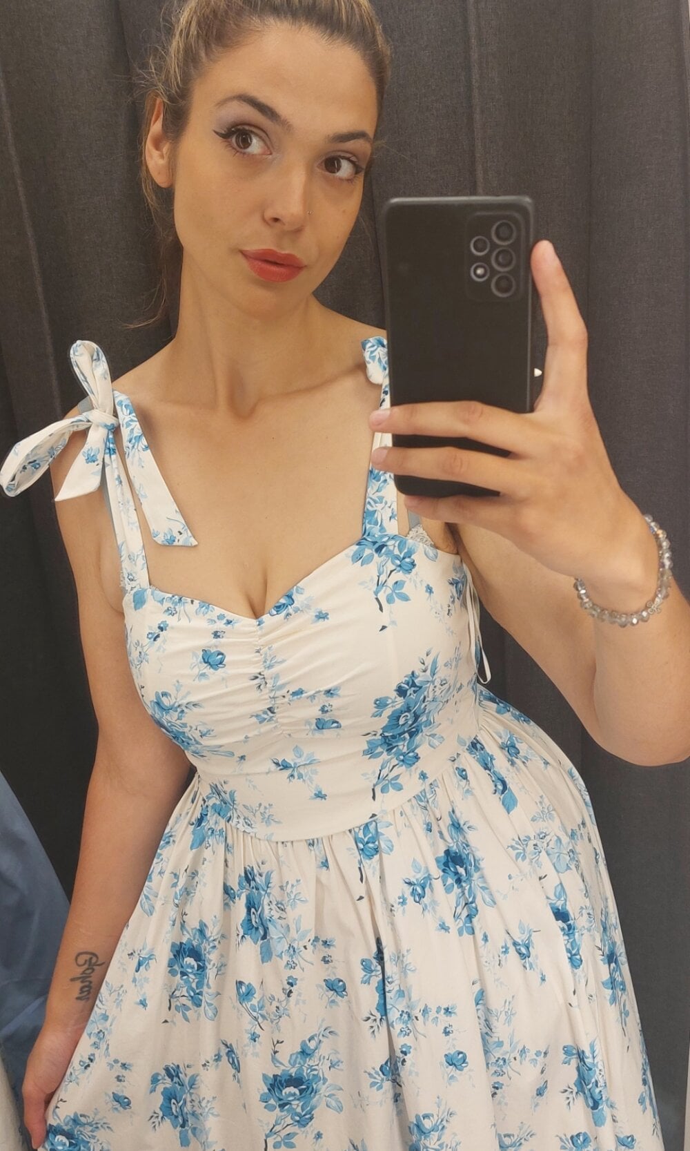 SheTheDeeevil Chatroom