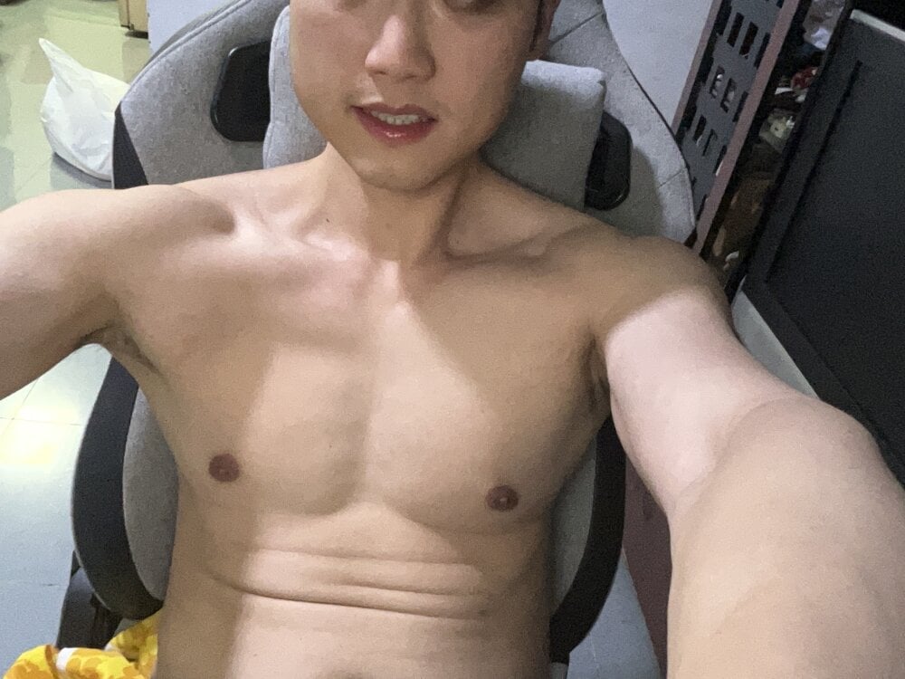 ShyAsianGuy1 Chatroom