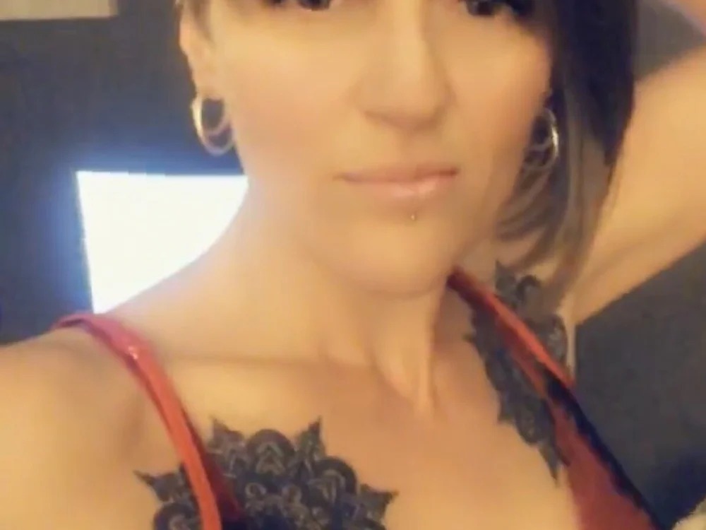 SinTease Chatroom