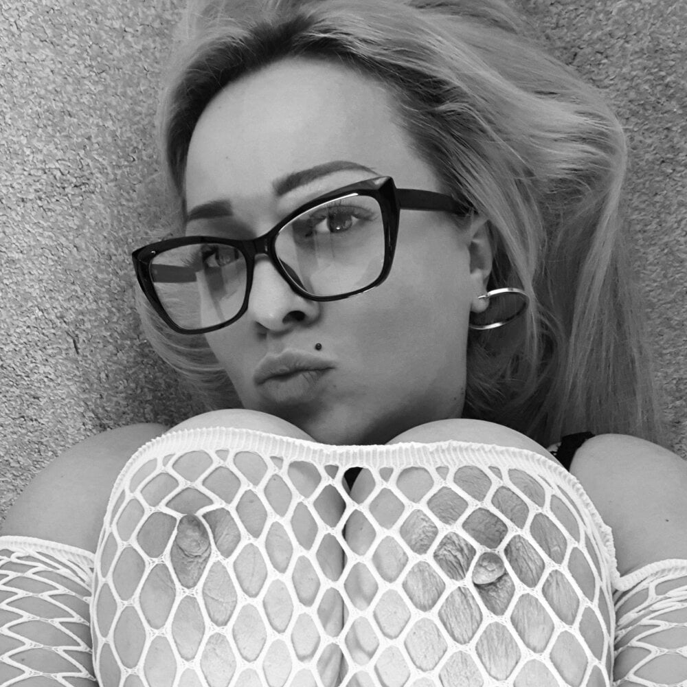 SinfullRuxy42ETT Chatroom