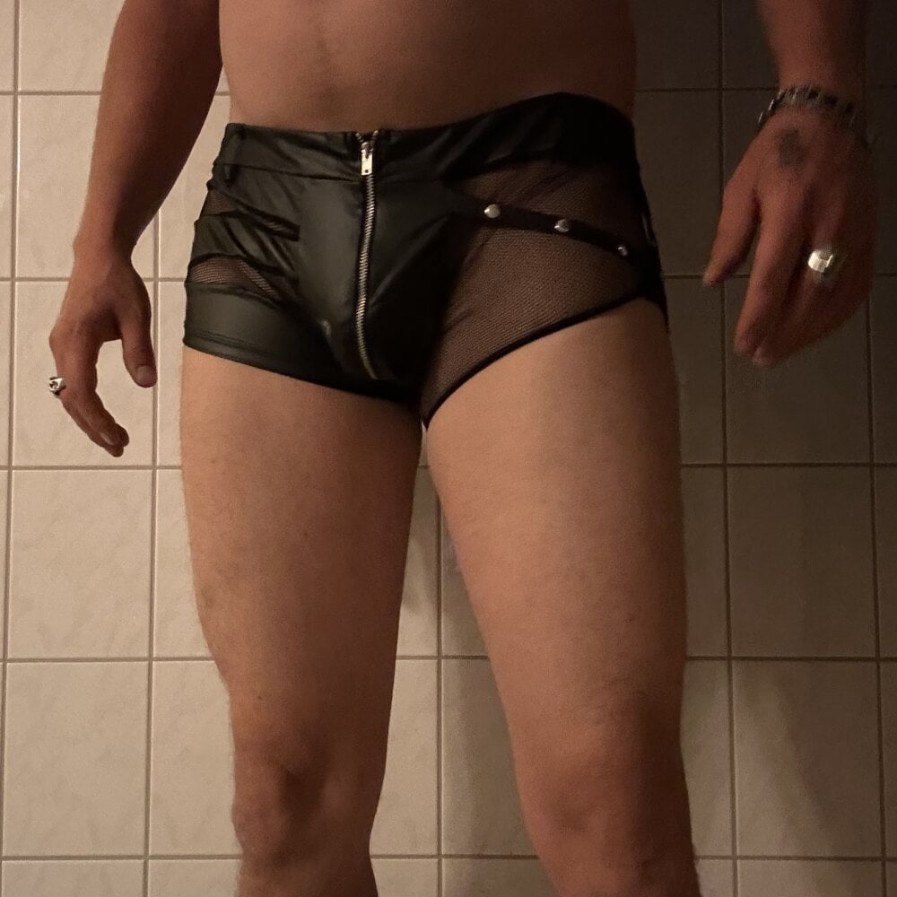 Skullkeeper1984 Chatroom