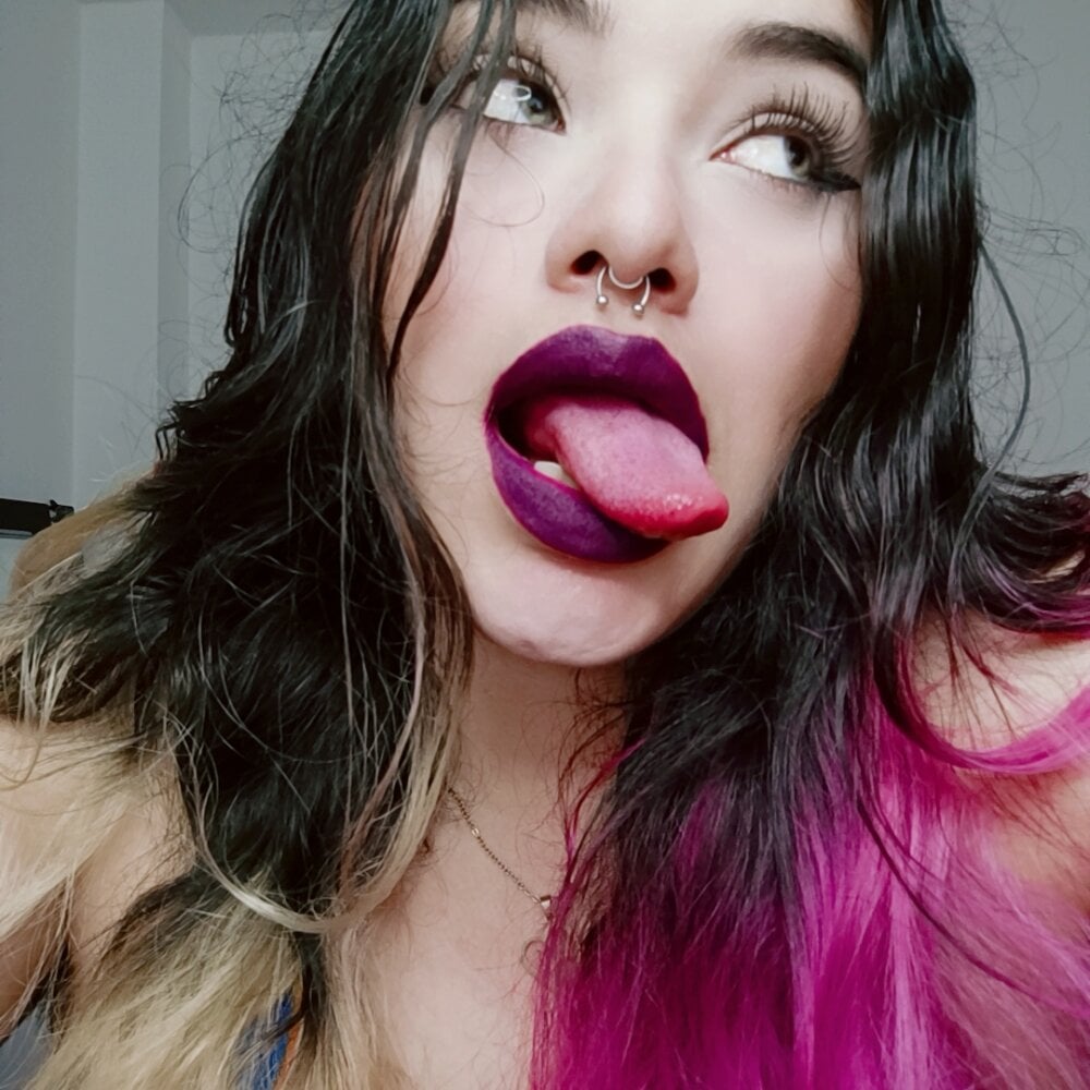 Smith_Katalella Chatroom