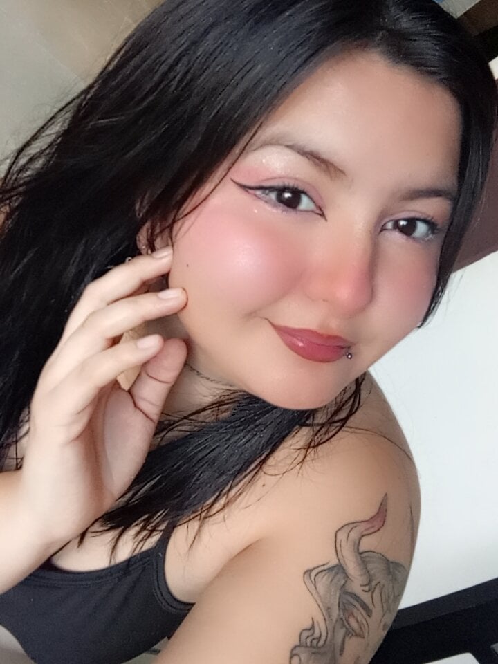 SoffiiCurvy Chatroom