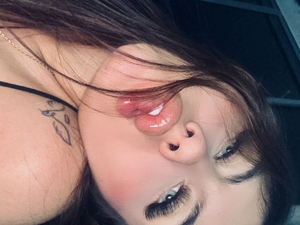 Stormi_Thompsonn_ Chatroom