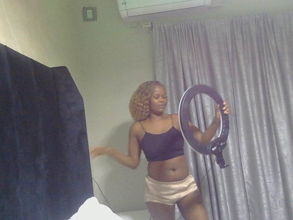 Sultry_Booty Chatroom