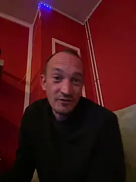 Surveillant Chatroom