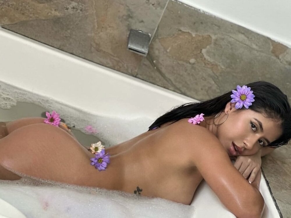 Sussan_Monroe Chatroom