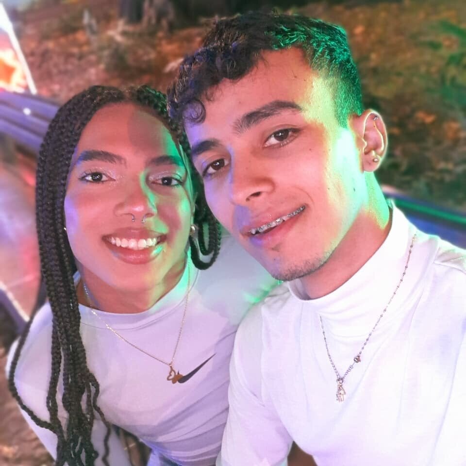 THE_CUTE_COUPLE_12 Chatroom