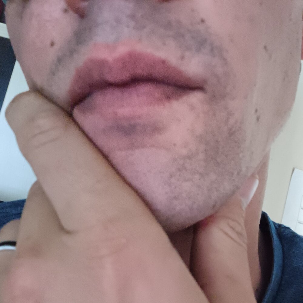 Teufel-in-weiss Chatroom