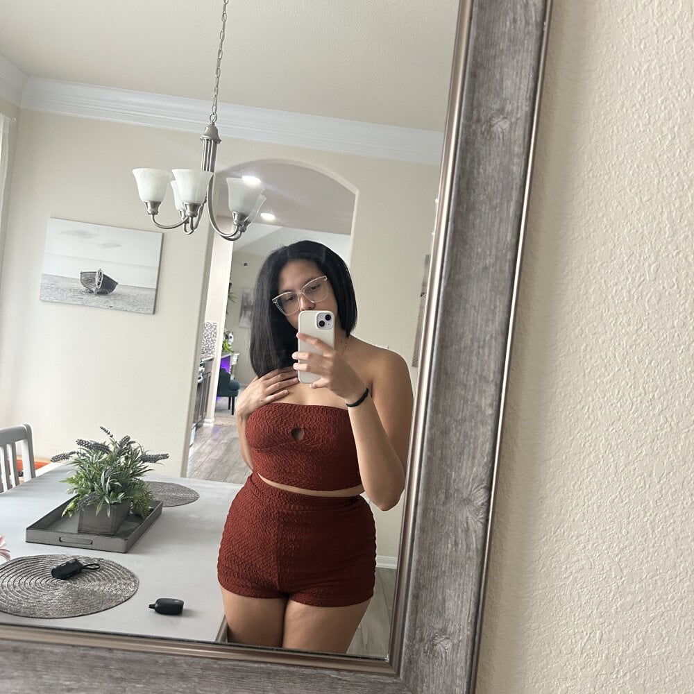 ThatBratCartier Chatroom