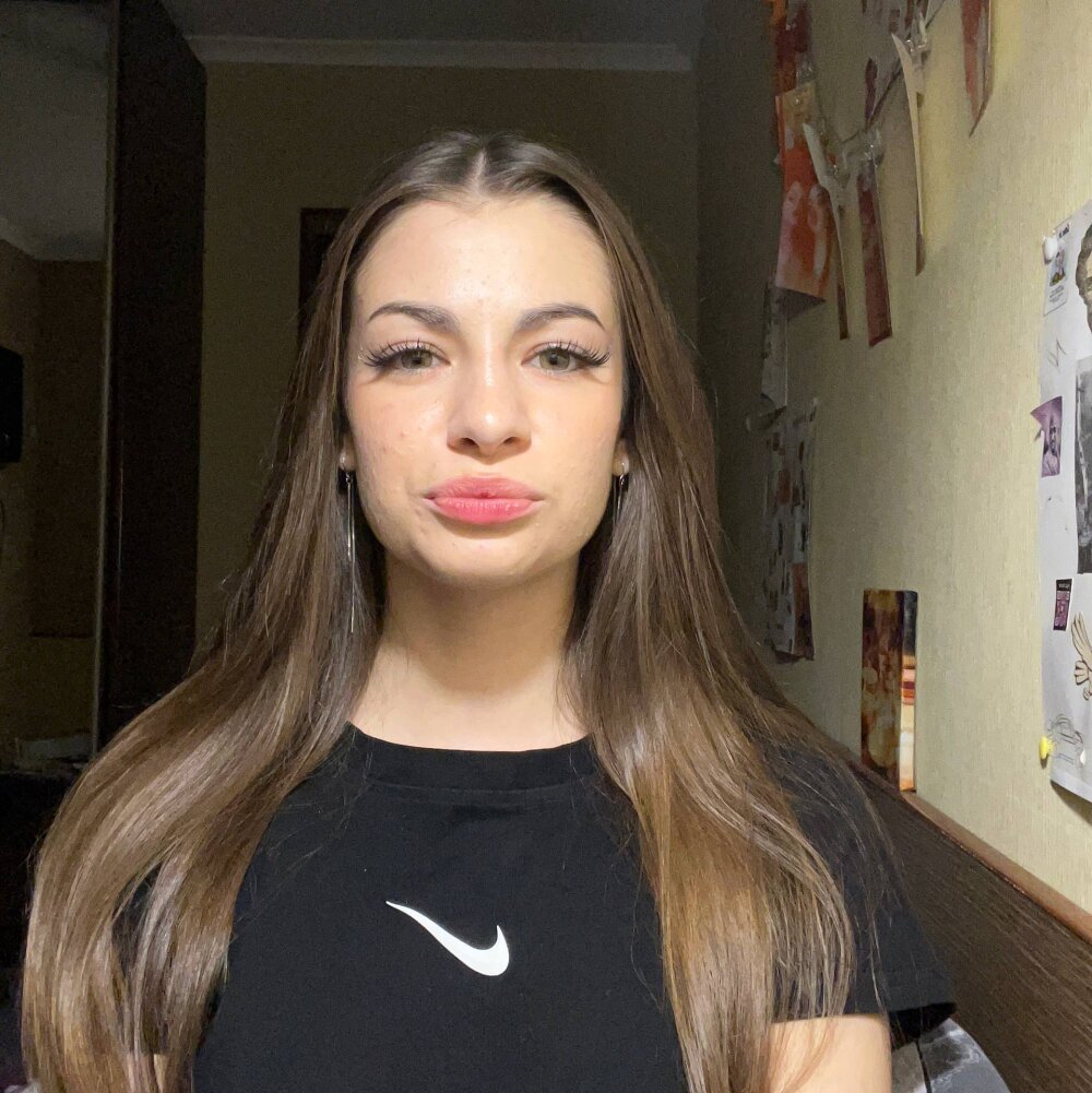 TheRealAnna Chatroom