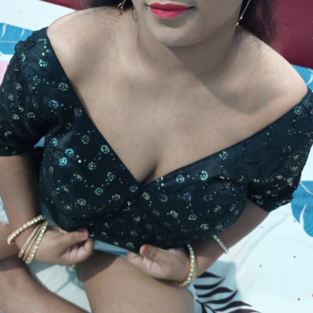 TheViralCouple_ Chatroom