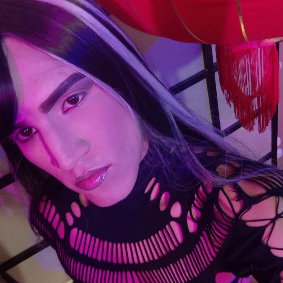 Tifany_Velanyer Chatroom