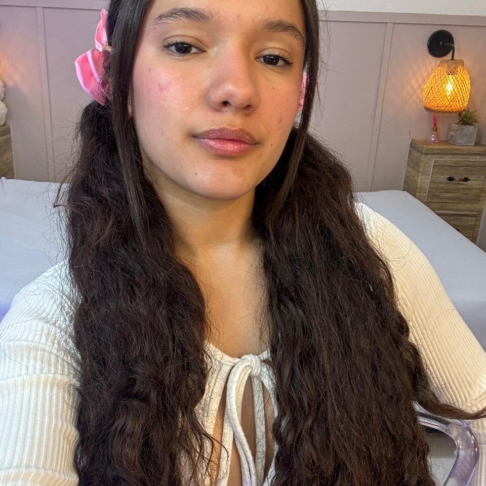 TinyCurlQueen Chatroom