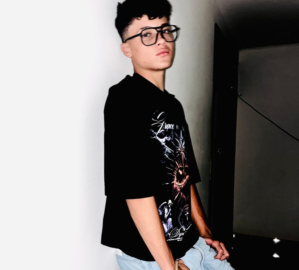 Tommy_blake Chatroom