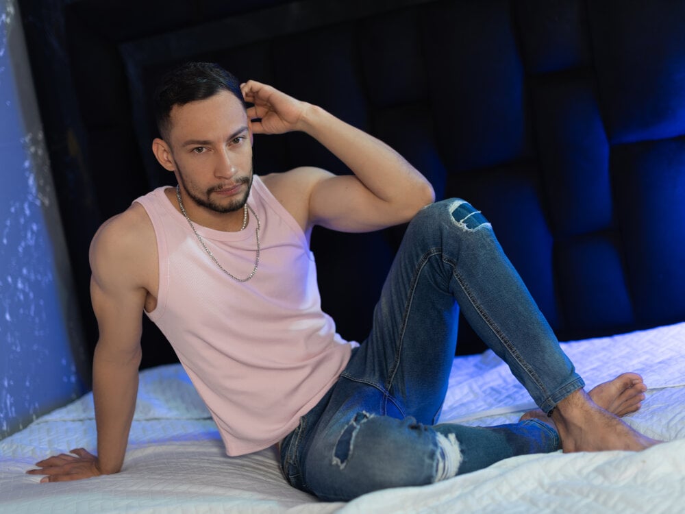 TyagoRoberts_ Chatroom