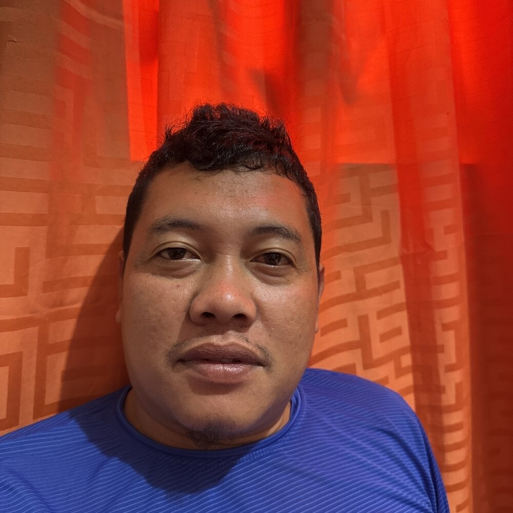 UrAsianGuy90 Chatroom