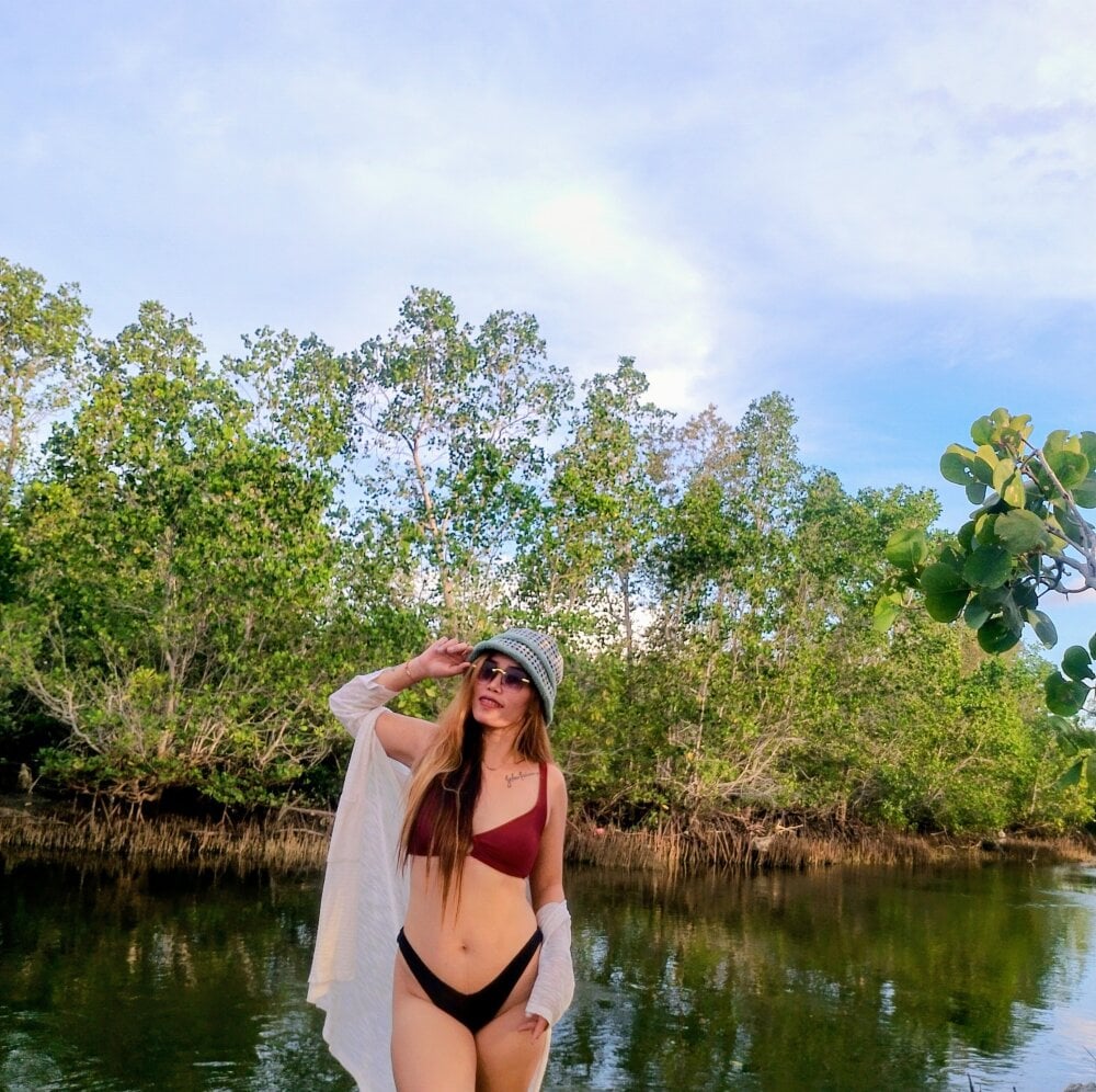 Ur_hornymai Chatroom