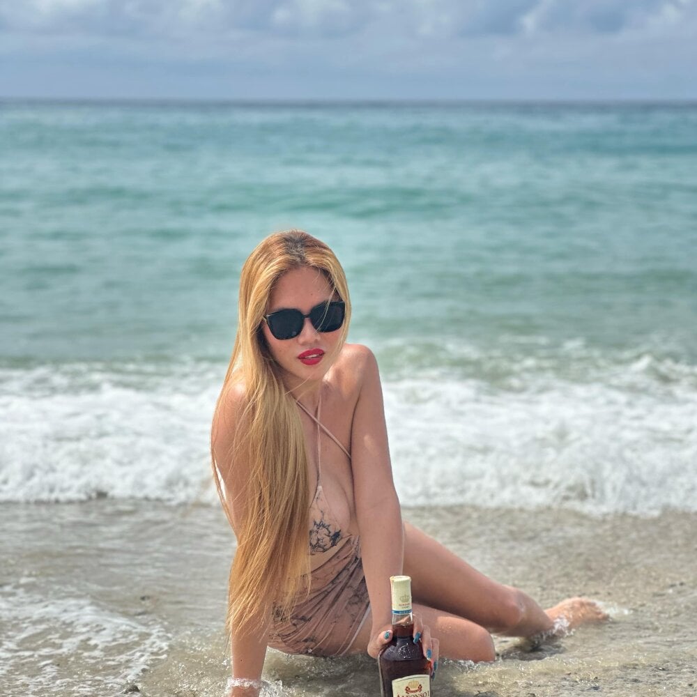 Urmistress_Clara Chatroom