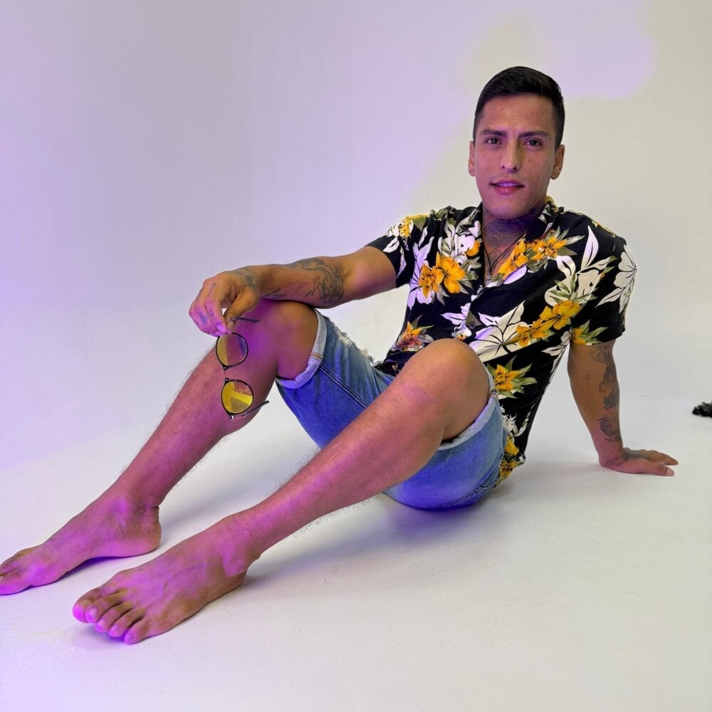 Victor_Montero Chatroom